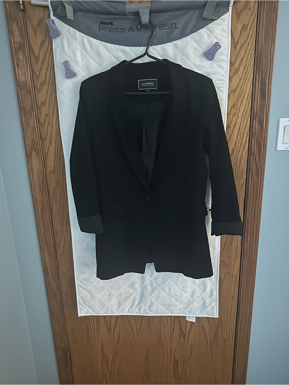 le chateau Black Single-Button Blazer with Notch Lapel